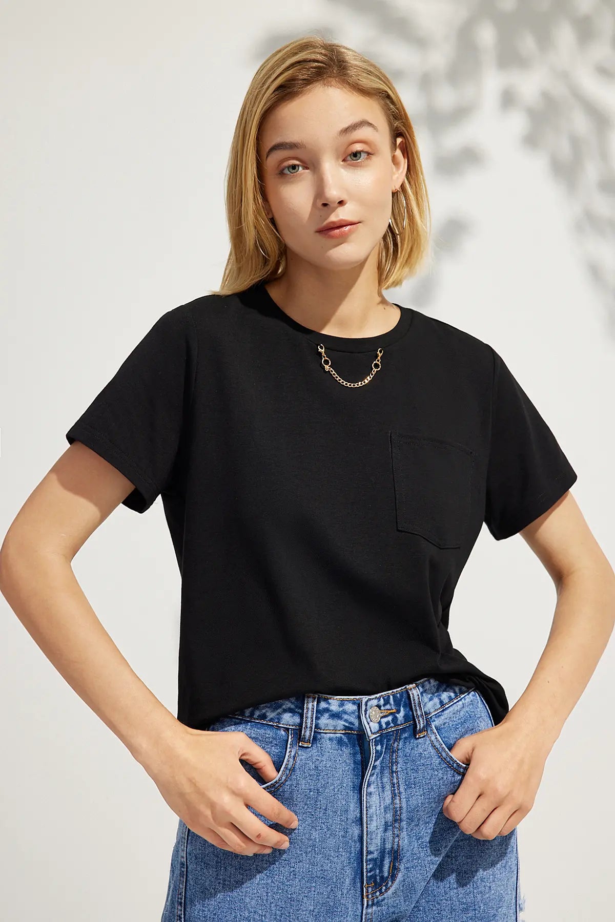 Chain Decor Pocket Short Sleeve Tee