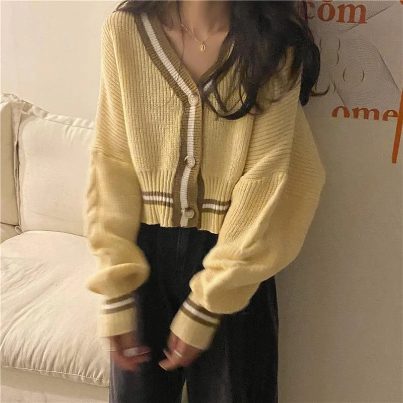 Women's Kawaii Batwing Sleeved Double Color Cardigan